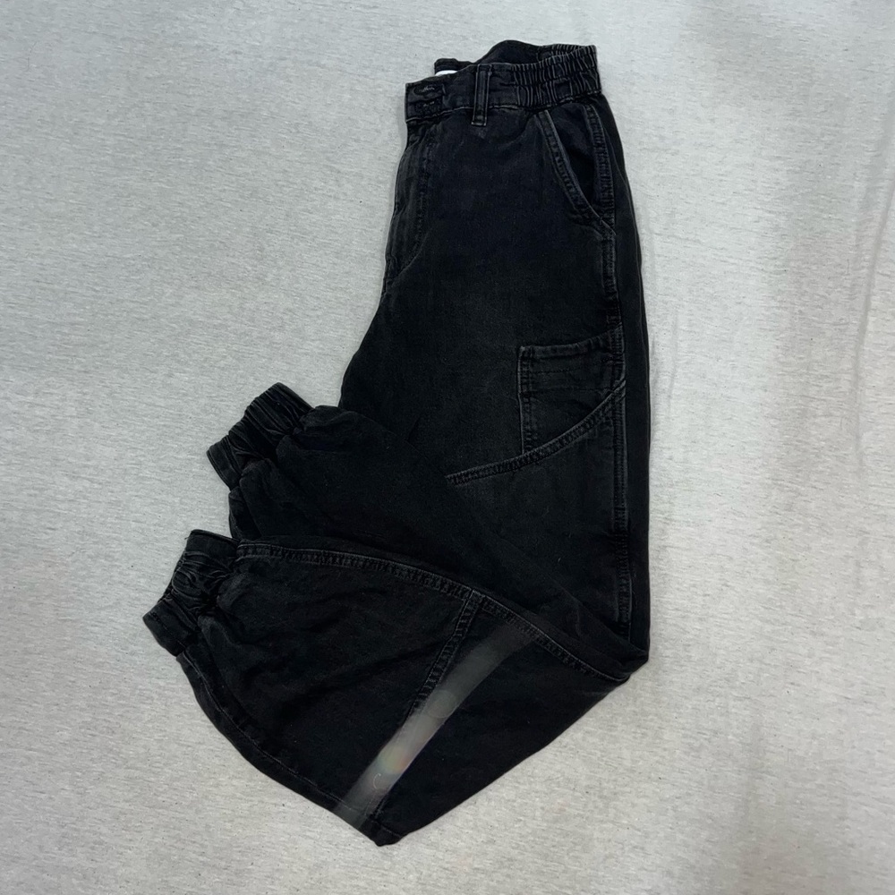 Forever 21 Black Cargo Jeans with Big Pockets